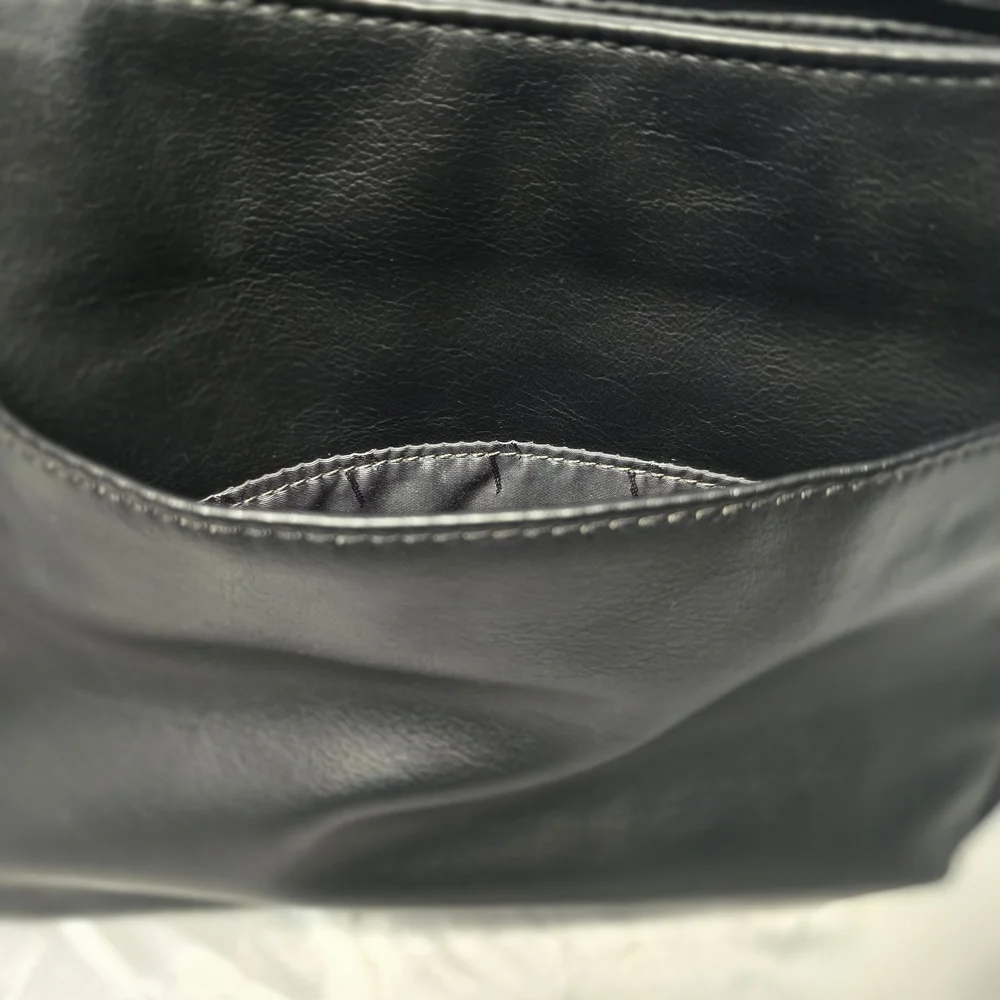 Simply Vera Vera Wang Black Textured Crossbody Bag - Picture 13 of 16